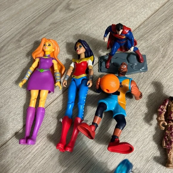 Approx. 30 Used Action & Other Figurines in Good Condition. See Pix. - Picture 13 of 14